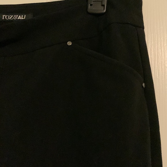 Roz and Ali black dress pants size 4 - Picture 3 of 3